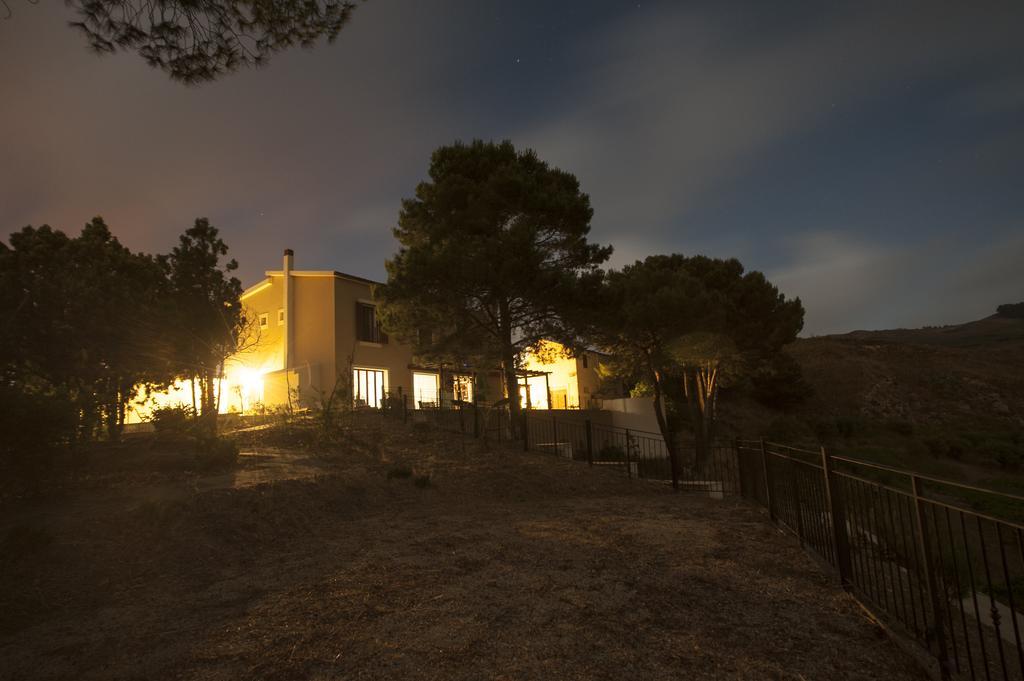 הוילה Santa Ninfa Feudo Del Biviere מראה חיצוני תמונה