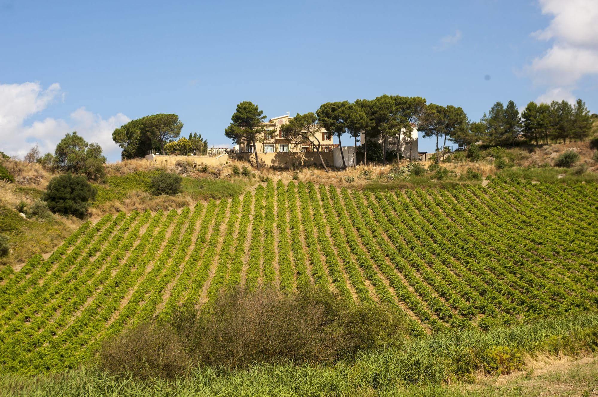 הוילה Santa Ninfa Feudo Del Biviere מראה חיצוני תמונה